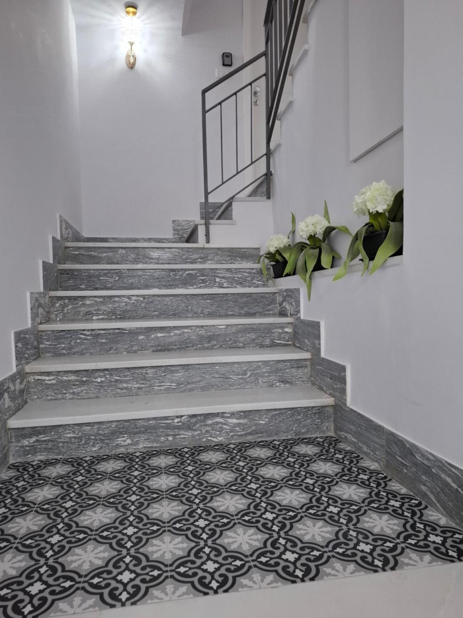 Mariam Royal Apartment & Rooms ريجّو دي كالابريا المظهر الخارجي الصورة